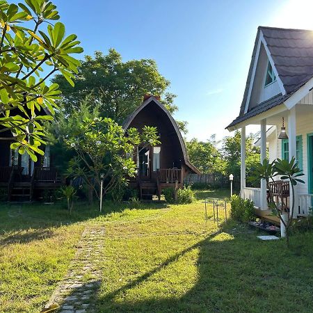 Balakosa Gili Meno Bungalow Екстериор снимка